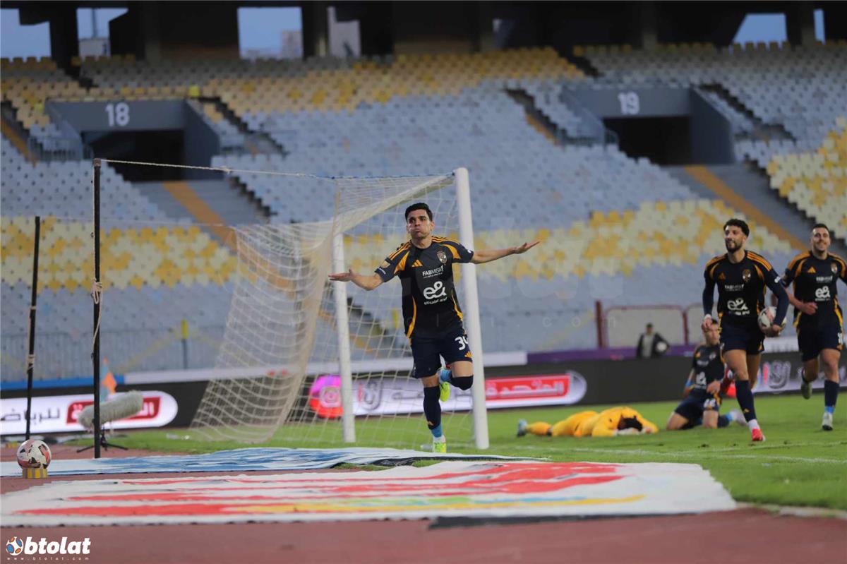 طبيب الأهلي يعلن حالة أشرف بن شرقي