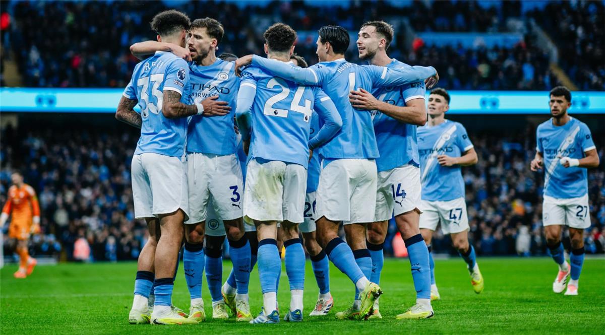 تشكيل مانشستر سيتي أمام برينتفورد في كأس كاراباو.. وجه جديد يقود الهجوم