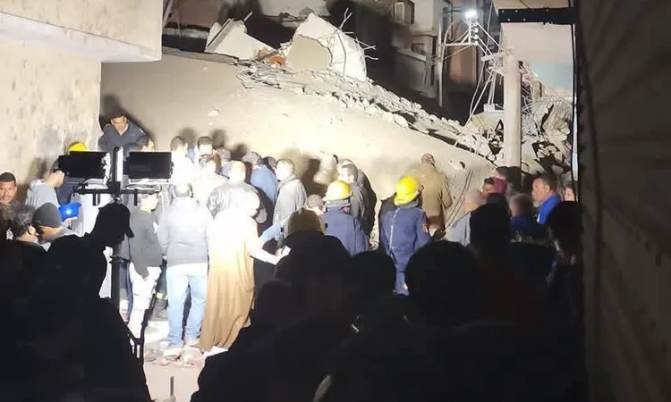 أصابة 5 أشخاص حصيلة أولية إثر انهيار عقار مكون من 3 طوابق بالمنيا