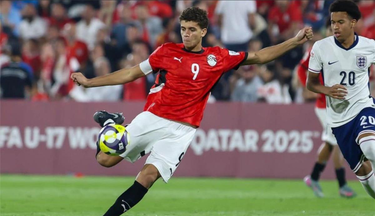 تطورات جديدة بشأن صفقة انتقال حمزة عبد الكريم من الأهلي لـ برشلونة