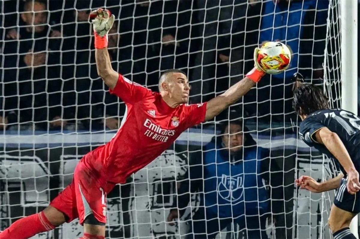 لونين: لم أنقذ وظيفة ألونسو.. وهذا الفارق بينه وبين أنشيلوتي