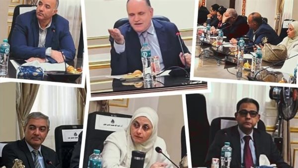 عبدالصادق يوجه بإعلان جداول الامتحانات لكافة الكليات والبرامج