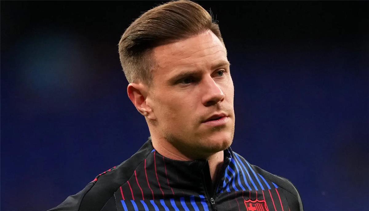 هانز فليك يثير دهشة برشلونة بسبب مارك تير شتيجن