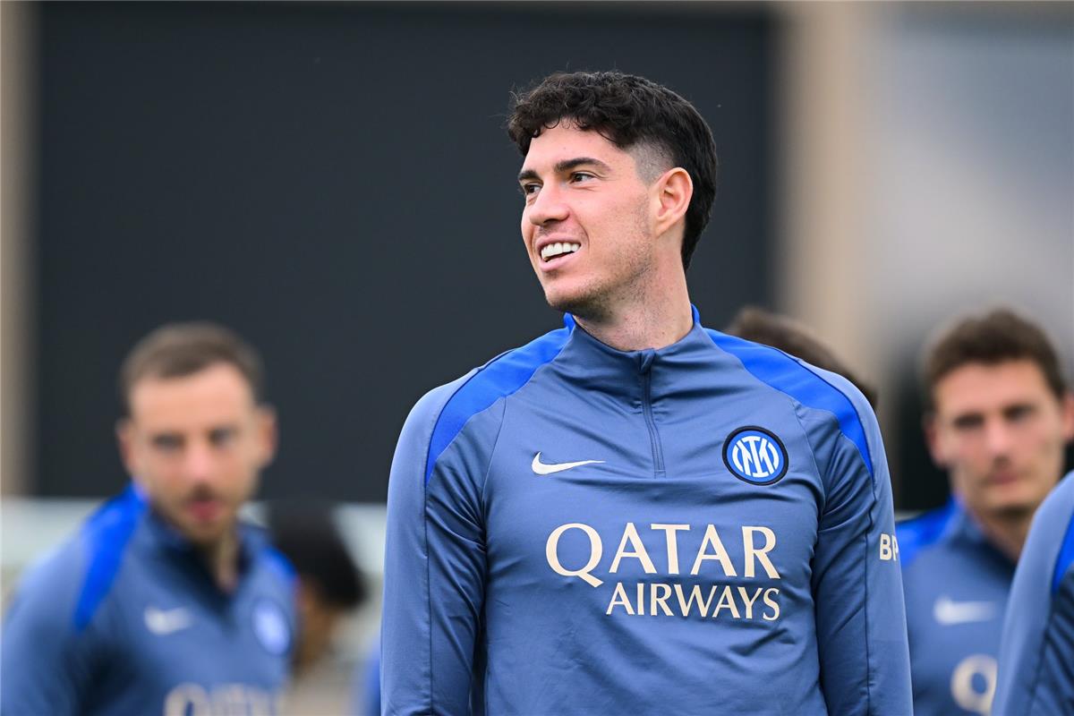 خطوة جديدة من برشلونة تجاه أليساندرو باستوني