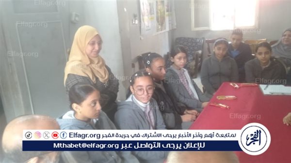 طلاب وطالبات مدرسة العروبة فى زيارة لبيت ثقافة القوصية فى أسيوط