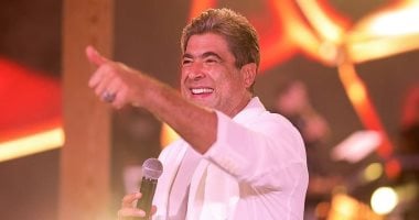 وائل كفورى ينجو من الموت بعد عطل مفاجئ بالطائرة.. فيديو