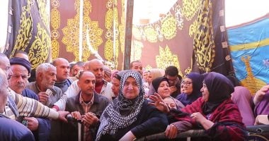 طوابير وزحام داخل وخارج لجان كفر الشيخ.. صور