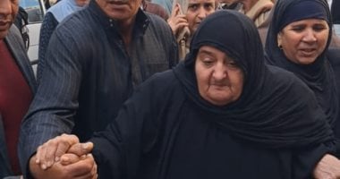 مسنة 90 سنة تشارك فى عملية التصويت بانتخابات مجلس النواب بالقليوبية