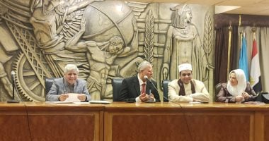 بدء مناقشة كتاب زعماء دولة التلاوة بنقابة الصحفيين