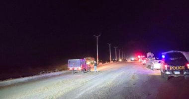 إصابة شخصين إثر انقلاب سيارة تريلا على الطريق الدولى الساحلى