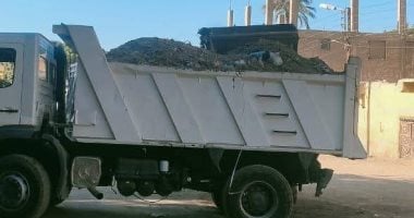 رفع 60 طن من القمامة والأتربة فى حملة نظافة بمركز ساقلته فى سوهاج