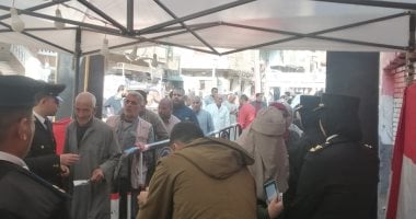 زحام كبير أمام لجنة طنان بقليوب فى انتخابات مجلس النواب بالقليوبية