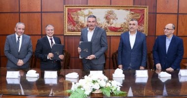 ميناء دمياط يوقع عقدين لمشروعين جديدين لتنظيم حركة الشاحنات وتعزيز كفاءة التشغيل