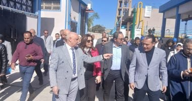 وزيرة التنمية المحلية تتفقد محطة مياه حجازة فى أولى جولاتها بقنا.. فيديو
