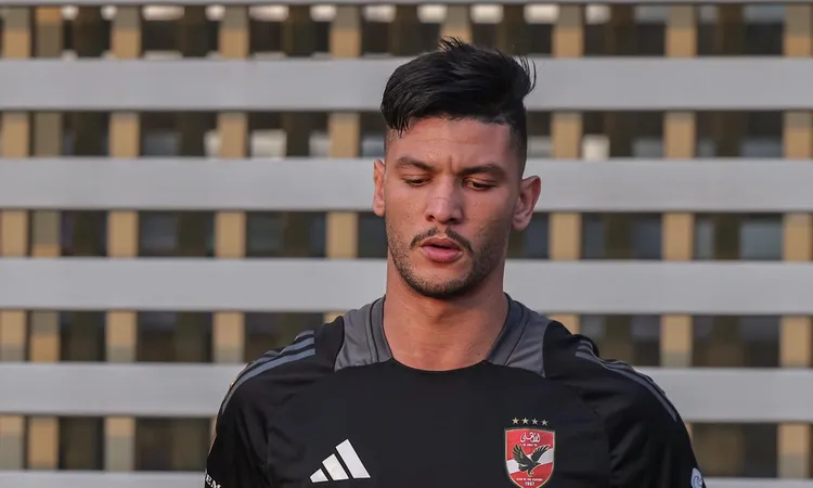 مصدر مقرب من أشرف داري يكشف حقيقة عرض الأهلي لضمه (خاص)