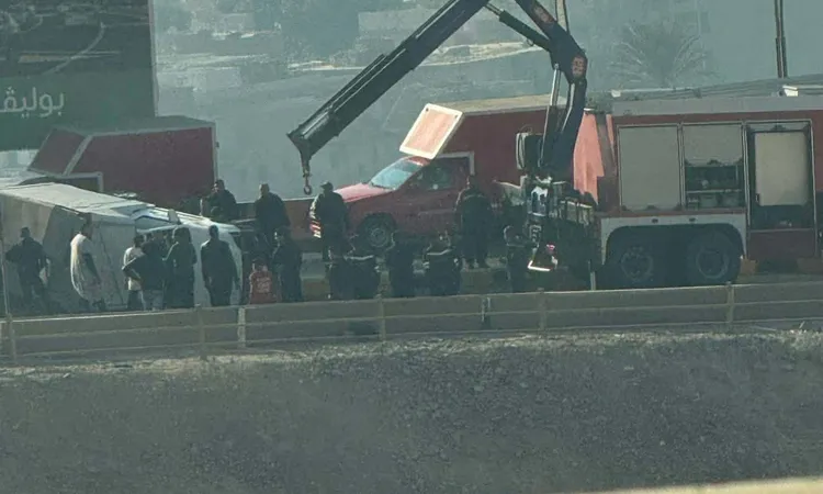 إصابة شخص إثر انقلاب سيارة ربع نقل بصندوق بالمنيا (صور)