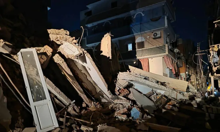 تفاصيل جديدة حول انهيار عقار مكون من 3 طوابق ماهول بالسكان بالمنيا