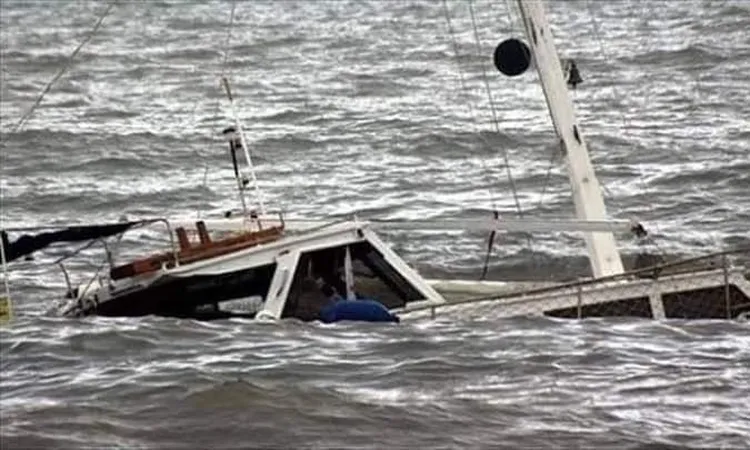 انطلقت من دولة مجاورة.. تفاصيل غرق مركب قرب جزيرة كريت على متنها 14 مصريًا