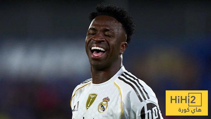 صورة : فينيسيوس يشجع غوادالاخارا