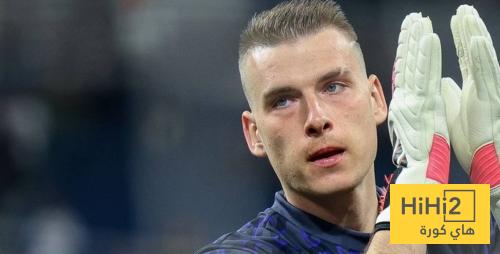 تعليق لونين على ارتداء شارة القيادة