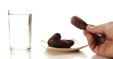 مدى لزوم الفدية بسبب تأخير قضاء رمضان لعذر حتى دخل رمضان آخر