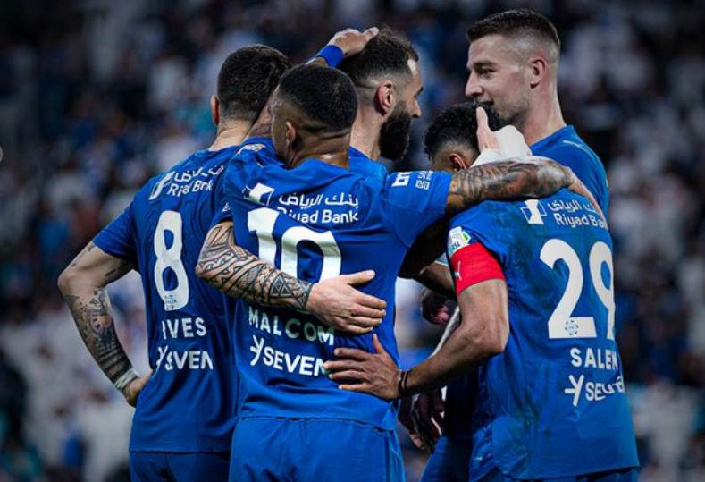 أونلي ليبانون : بنزيما يقود هجوم الهلال لمواجهة الخلود في الدوري السعودي