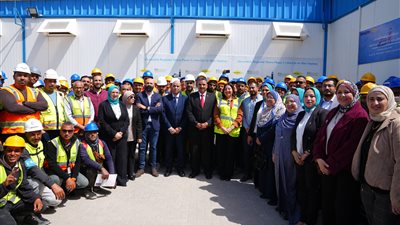 أونلي ليبانون : وزير العمل مع العمالة غير المنتظمة بمشروع المترو الجديد بالإسكندرية ويؤكد على تقديم كل أنواع الدعم والحماية 