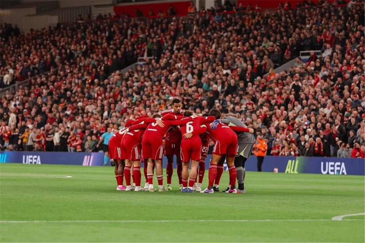 أونلي ليبانون : لاعب ليفربول يستخدم ورقة “باريس سان جيرمان” للموافقة على تمديد عقده