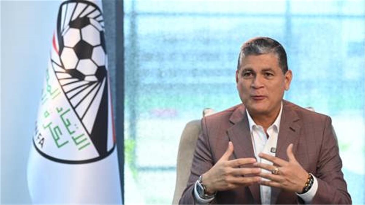 أونلي ليبانون : أوسكار رويز يشعل معسكر بورسعيد.. محاضرات نارية لتطوير الحكام وكشف جيل جديد من المواهب