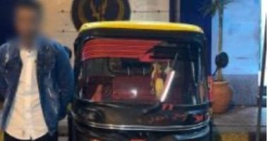 أونلي ليبانون : بلطجة في شوارع الدخيلة.. مسجل خطر بتوك توك يصدم سيارة محاسب ويشبعه ضربا