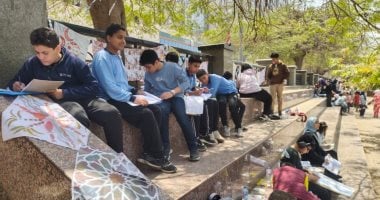 أونلي ليبانون : الرسم على ضفاف النيل.. مبادرة لتنمية مواهب الرسم لطلاب القليوبية فى ممشى أهل مصر.. تستهدف دعم الموهوبين وتنمية مهاراتهم.. تكسر الأجواء المدرسية وتطلق الإبداع من بين أحضان الطبيعة والأماكن الجذابة.. صور