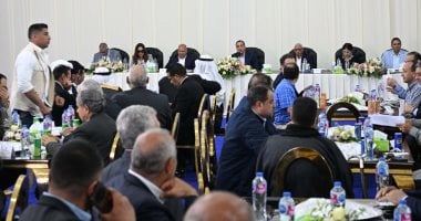 أونلي ليبانون : رئيس الوزراء يلتقي أعضاء من مجلسي النواب والشيوخ وكبار مشايخ وعواقل سيناء