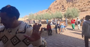 أونلي ليبانون : 590 سائحا من مختلف الجنسيات يزورون دير سانت كاترين وجبل موسى