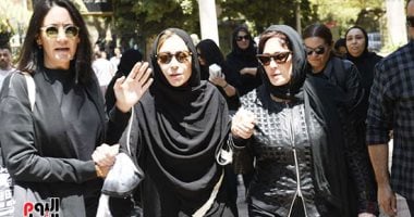 أونلي ليبانون : تشييع جثمان والد منة شلبي إلى مثواه الأخير بعد إداء صلاة الجنازة