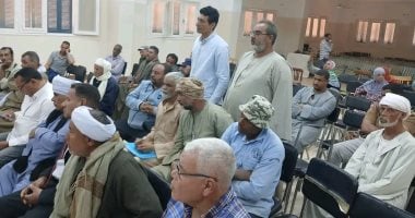 أونلي ليبانون : رئيس مركز الخارجة يعقد لقاءً جماهيرياً بقرية “المنيرة” لبحث ملفات التقنين