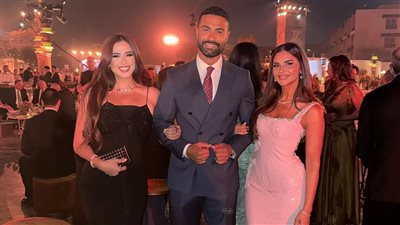 أونلي ليبانون : ياسمين عبد العزيز تنشر صورة لها رفقة كريم فهمي وزوجته.. وتعلق: طب ايه الدنيا