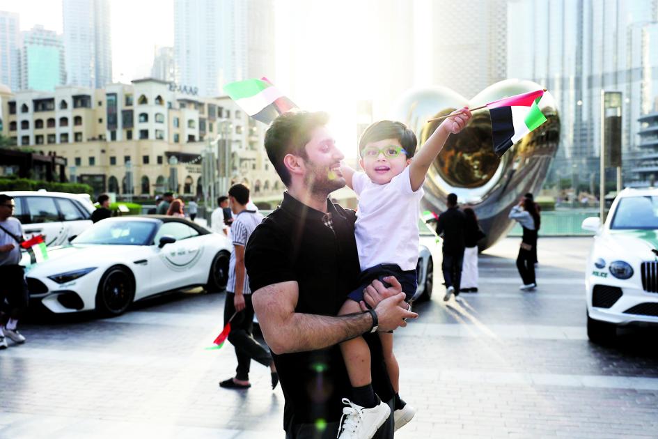 أونلي ليبانون : دبي تحتفي بعَلَم الإمارات مع المواطنين والمقيمين والسياح