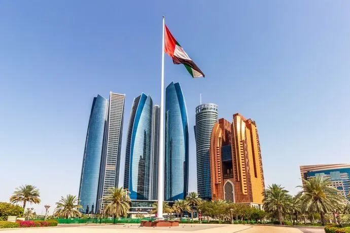 أونلي ليبانون : «فيتش»: الإمارات تحافظ على متانة ماليتها رغم حرب إيران