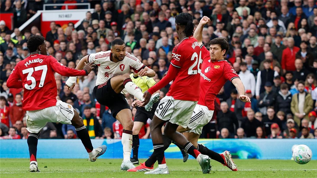 فيديو | في غياب محمد صلاح.. مانشستر يونايتد يقهر ليفربول بصعوبة ويتأهل إلى دوري أبطال أوروبا