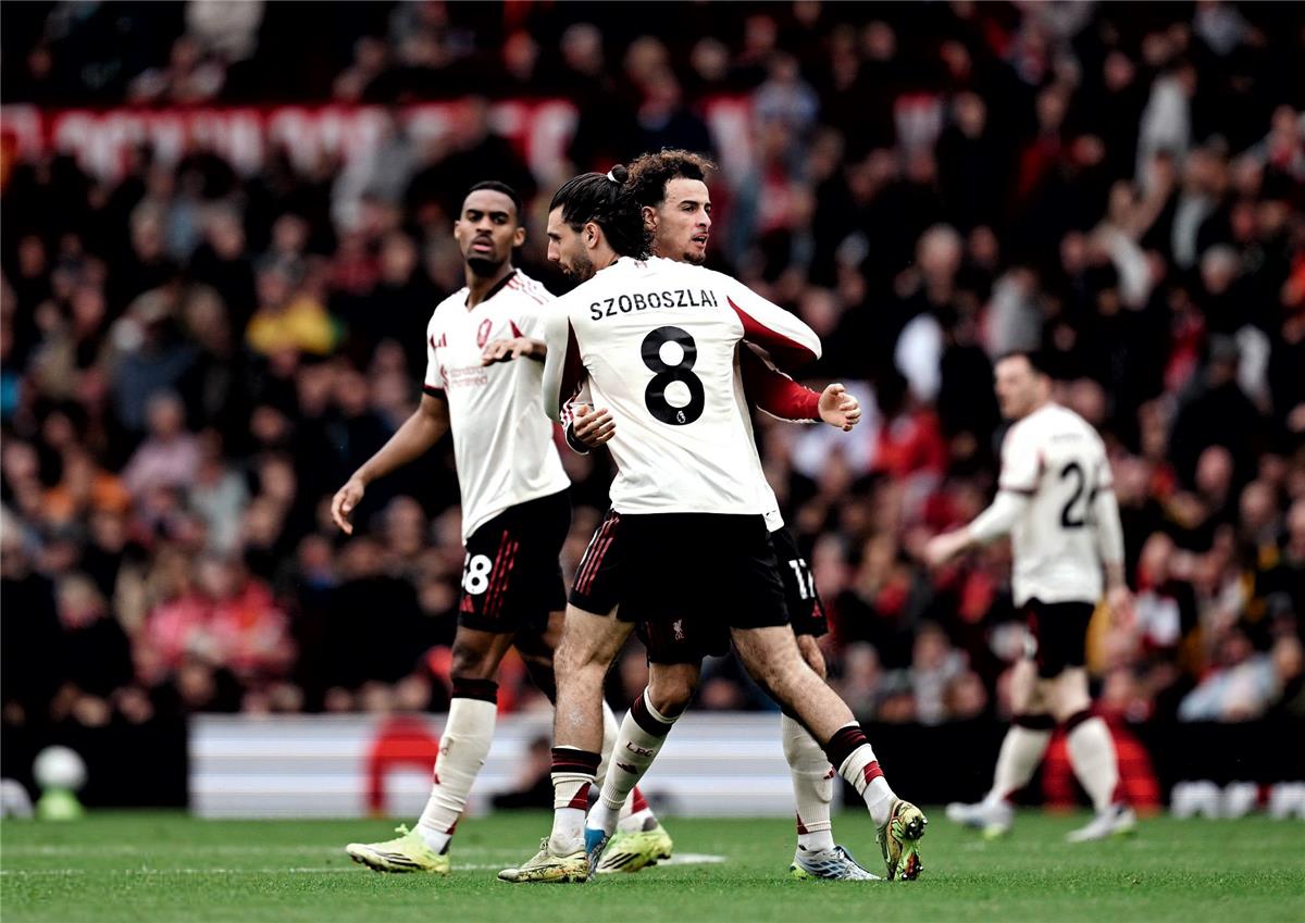 بعد الهزيمة أمام مانشستر يونايتد.. كم عدد النقاط التي يحتاجها ليفربول للتأهل إلى دوري أبطال أوروبا؟