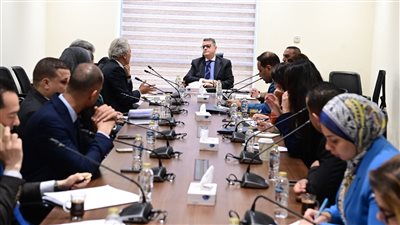 حقوق الإنسان بالنواب تبحث مع المجتمع المدني تطوير المنظومة الحقوقية