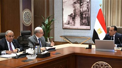 رئيس الوزراء يتابع مستجدات القيد المؤقت للشركات الحكومية في البورصة
