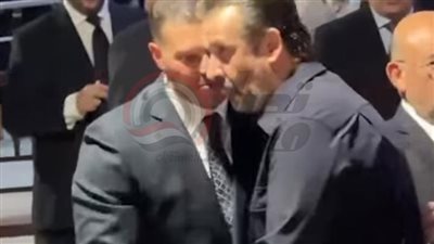 فقدنا أسطورة.. كريم عبد العزيز ووائل جسار ينعون هاني شاكر من عزاءه