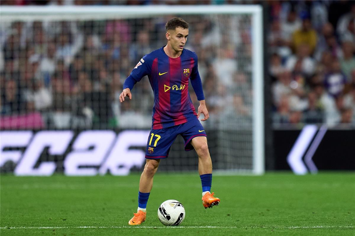 كاسادو يحسم مستقبله مع برشلونة.. ويصرح: لا بديل عن الفوز في الكلاسيكو