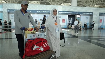 “الجسر الجوي مستمر”.. وصول أكثر من 5 آلاف حاج مصري إلى المدينة المنورة