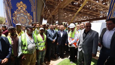 وزير النقل يشهد التشغيل التجريبي لكوبرى أعلى مزلقان أبو شوشة بمحافظة قنا
