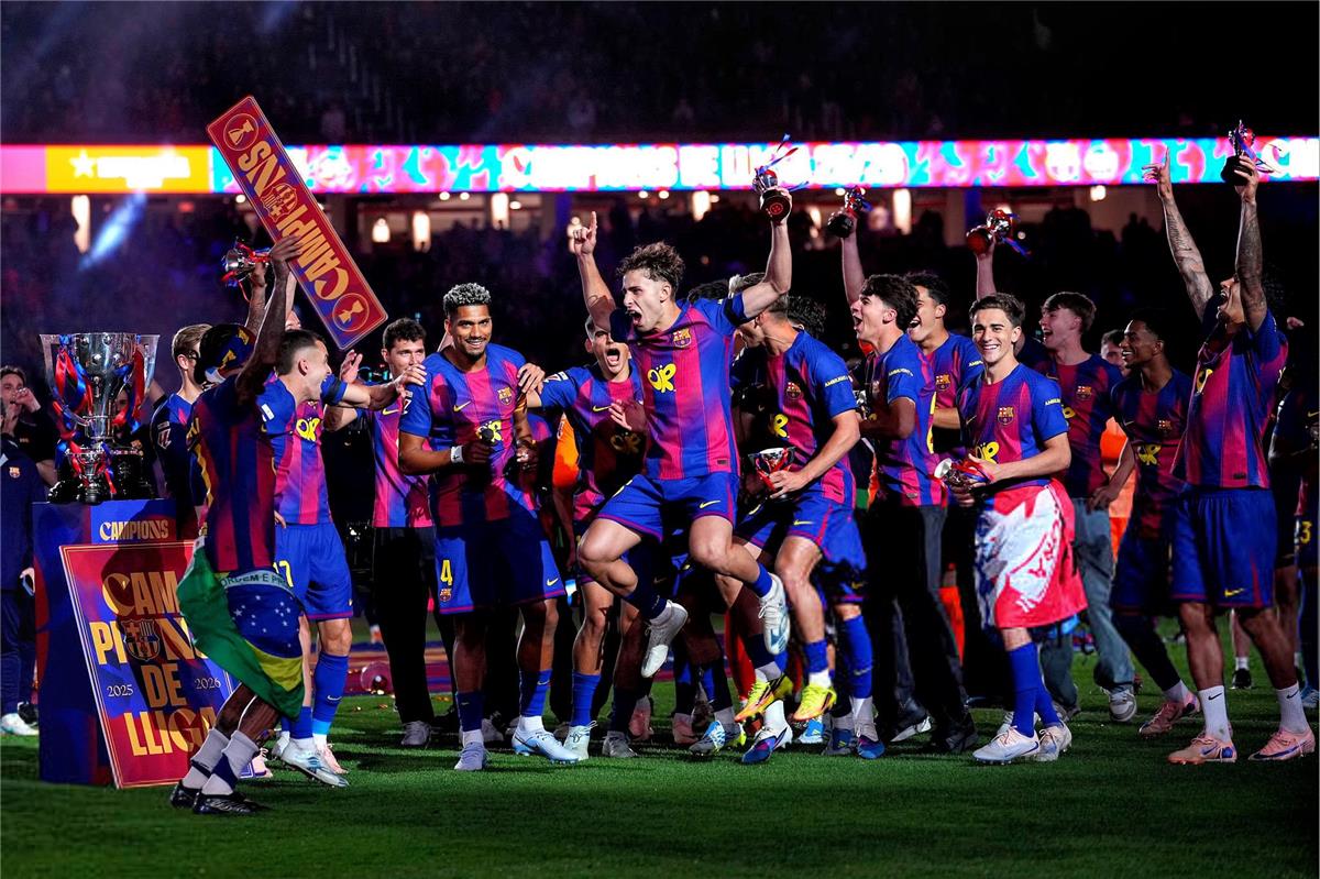 برشلونة يصدر بيانًا رسميًا بعد الفوز على ريال مدريد والتتويج بلقب الليجا