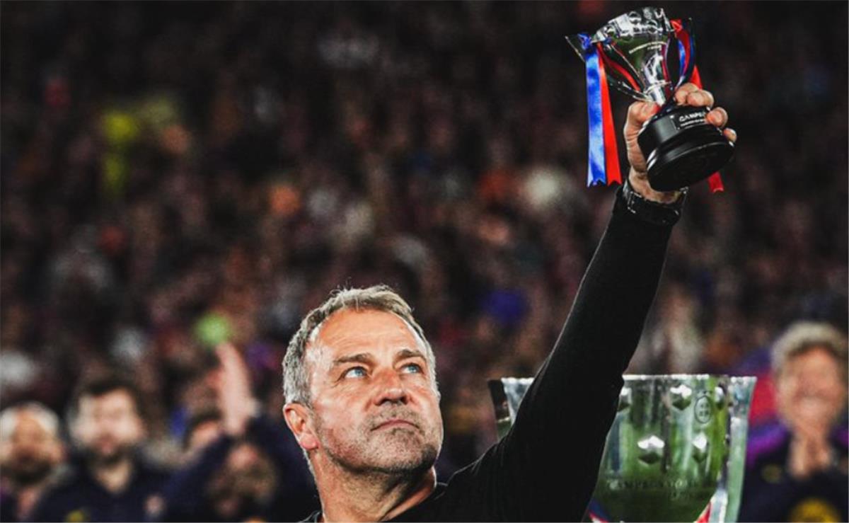 فليك بعد التتويج أمام ريال مدريد: مباراة صعبة.. ولن أنسى رد فعل لاعبي برشلونة على نبأ وفاة والدي