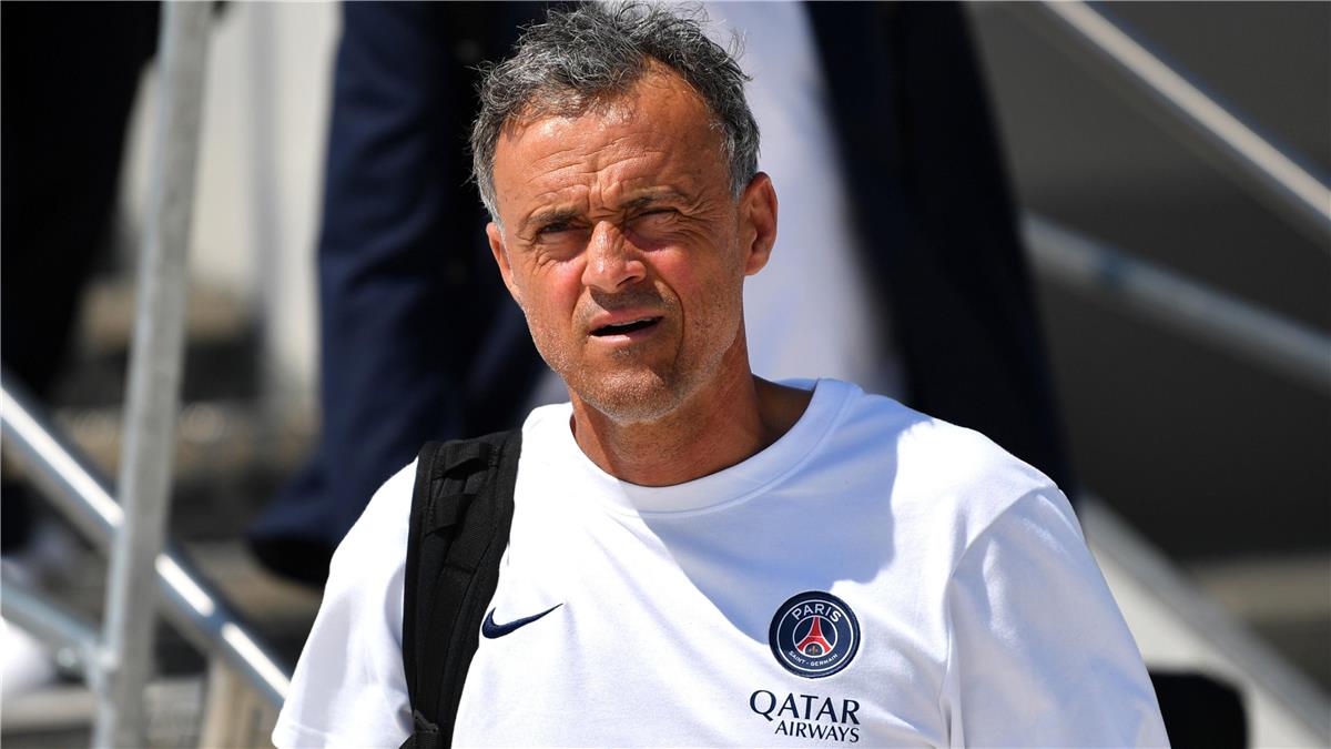 فيديو | لويس إنريكي يتفاعل مع فوز برشلونة بلقب الدوري الإسباني