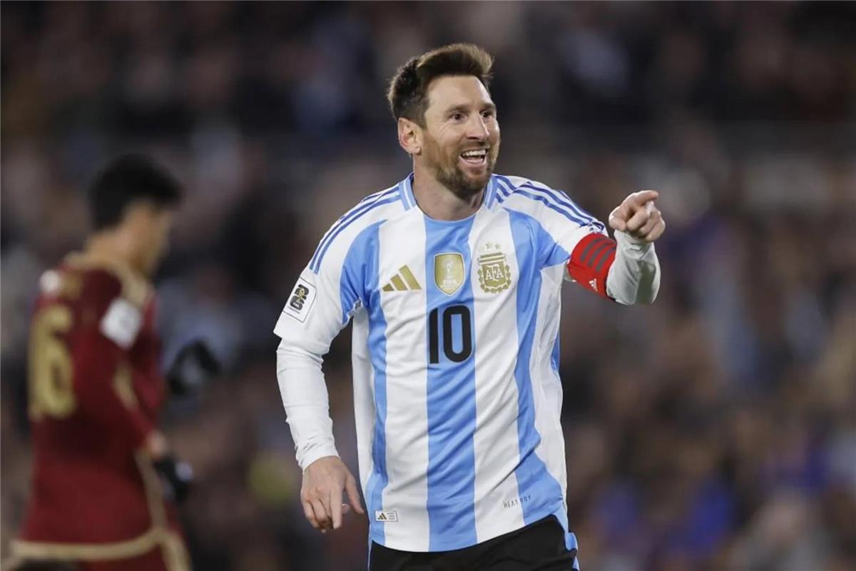 ميسي يزين قائمة الأرجنتين الأولية لكأس العالم